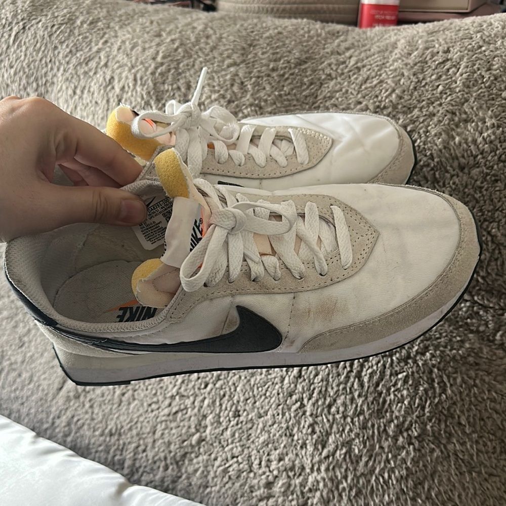 Nike White and Black Sneakers